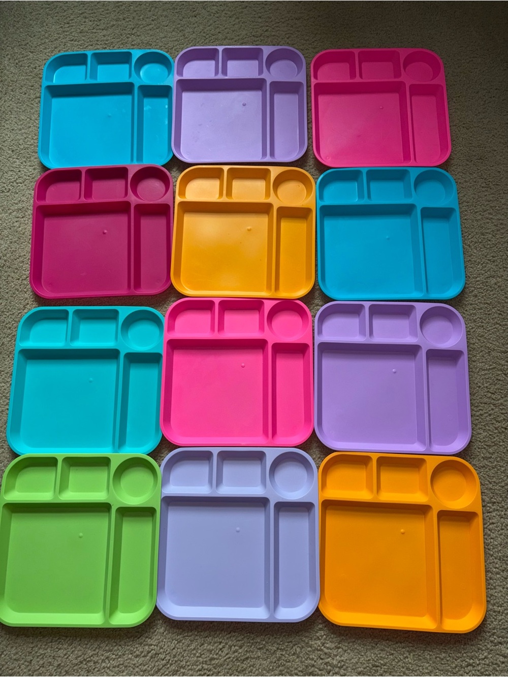 Set of 12 Colorful Plastic Plates with Divider Kids Parties Picnic Camping 10x10